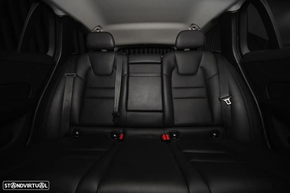 Volvo V60 2.0 B4 Momentum Geartronic - 40