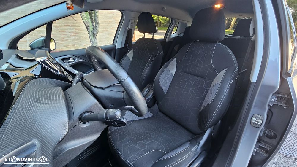 Peugeot 2008 1.6 BlueHDi Allure - 12