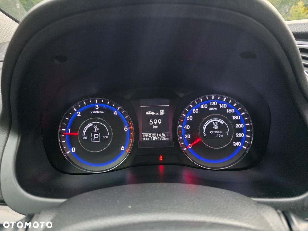 Hyundai i40 1.7 CRDi Comfort + - 18