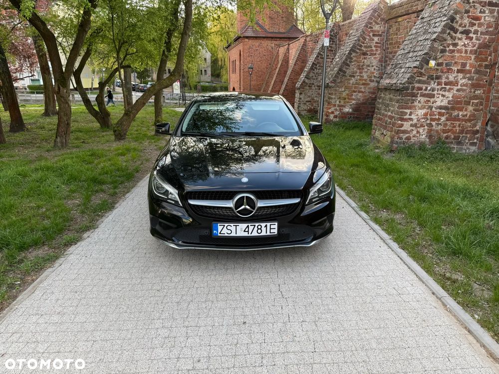 Mercedes-Benz CLA 180 7G-DCT - 2