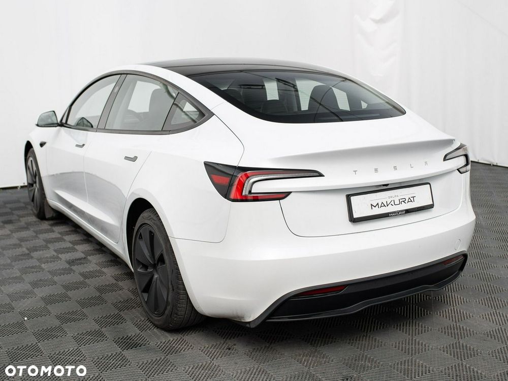 Tesla Model 3 - 5