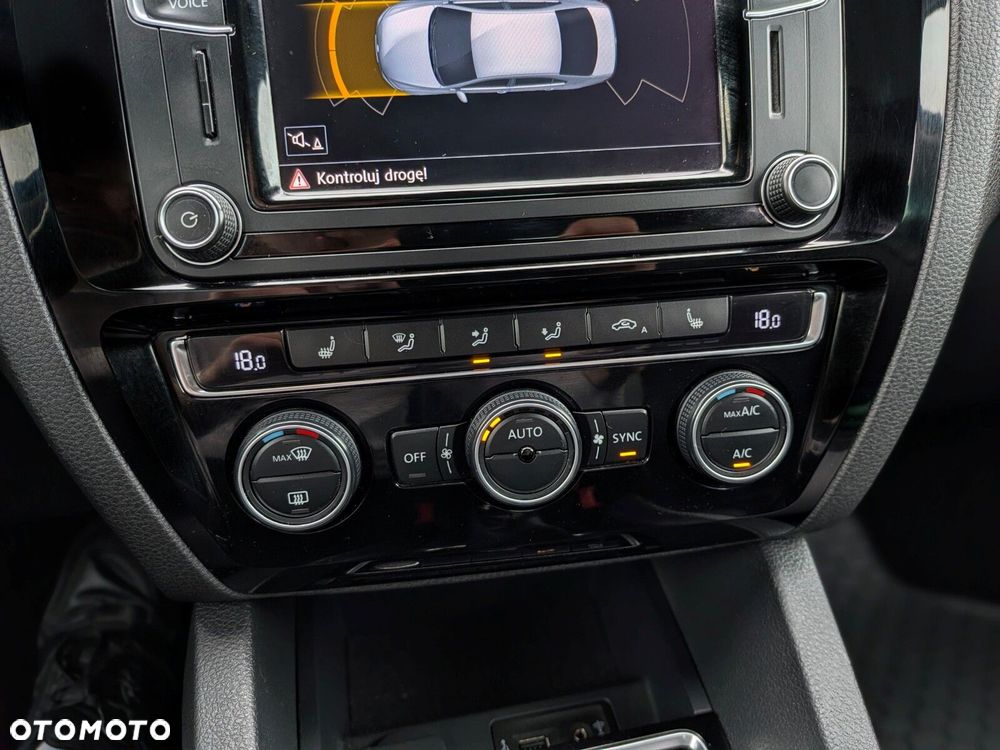 Volkswagen Jetta 1.4 TSI BMT Highline - 25