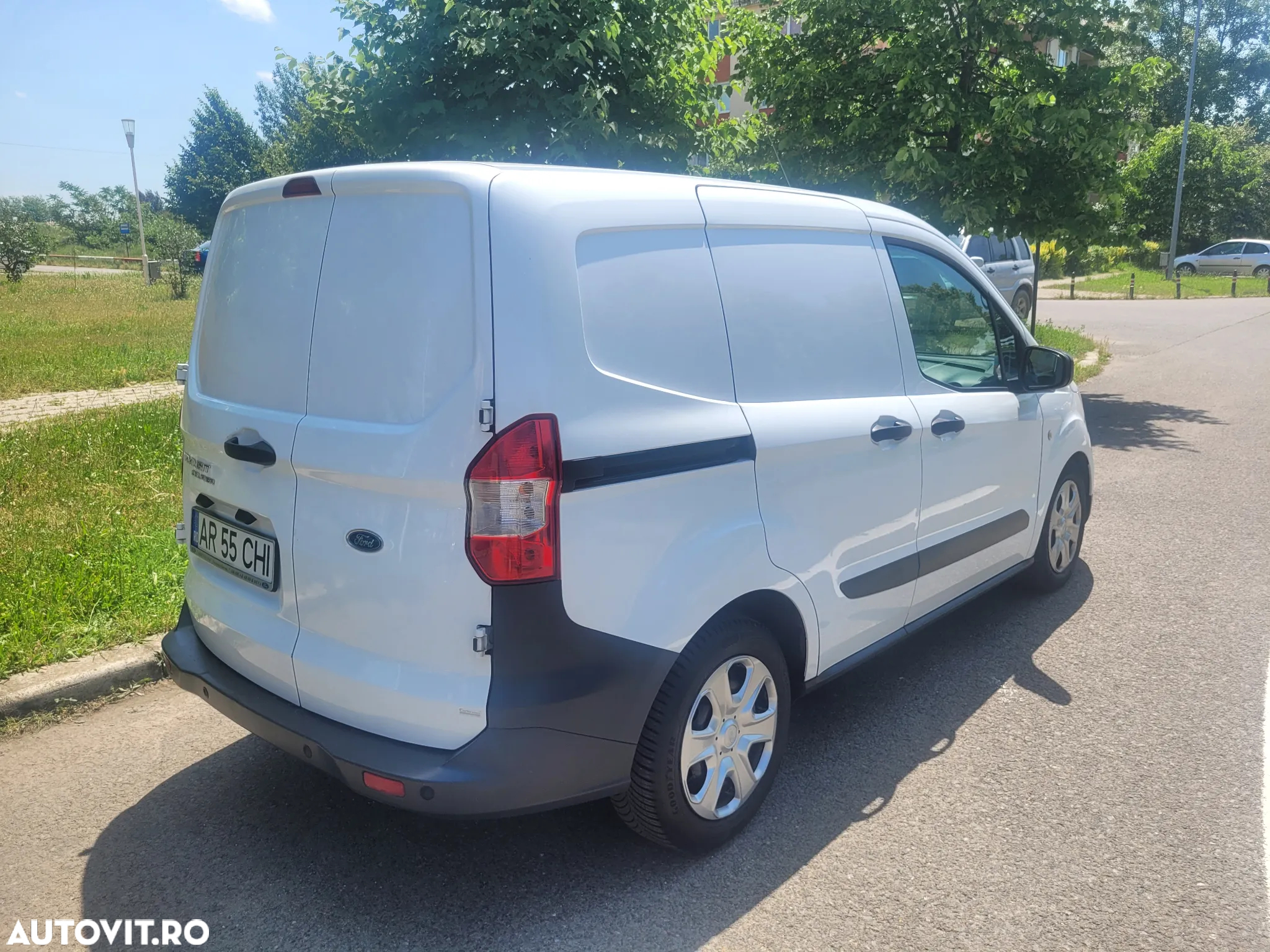 Ford Transit Courier - 6