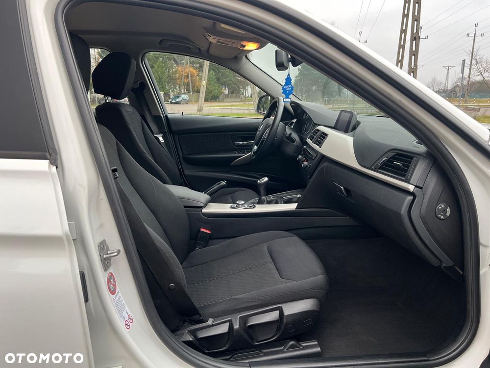 BMW Seria 3 320d DPF - 14