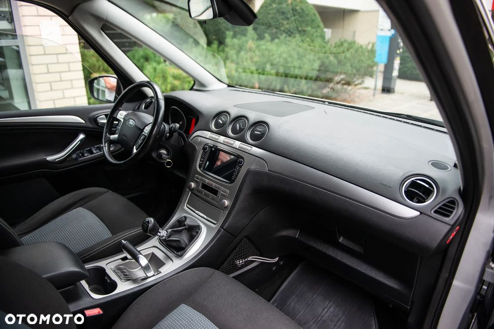 Ford Galaxy 2.0 TDCi Ghia - 26