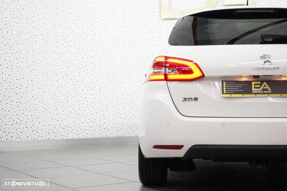 Peugeot 308 SW 1.2 PureTech Allure Pack - 12