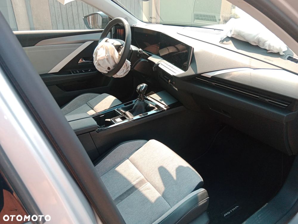 Opel Astra 1.2 Turbo Business Elegance - 10