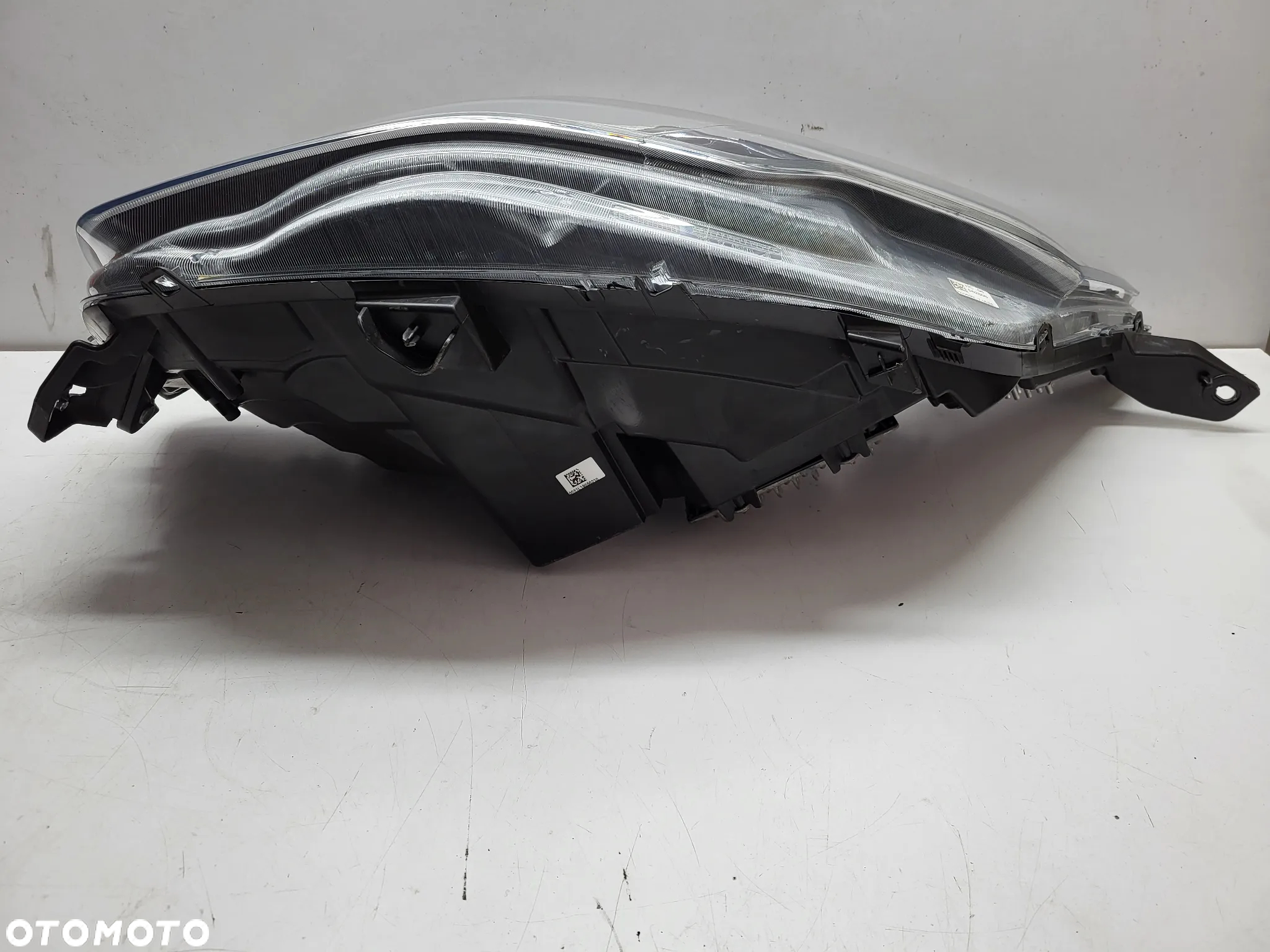 IVECO DAILY IV LIFT REFLEKTOR LAMPA PRZEDNIA LEWA FULL LED 19- 05802711800 - 12
