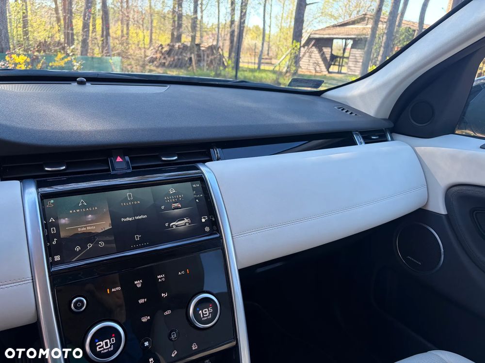 Land Rover Discovery Sport - 8