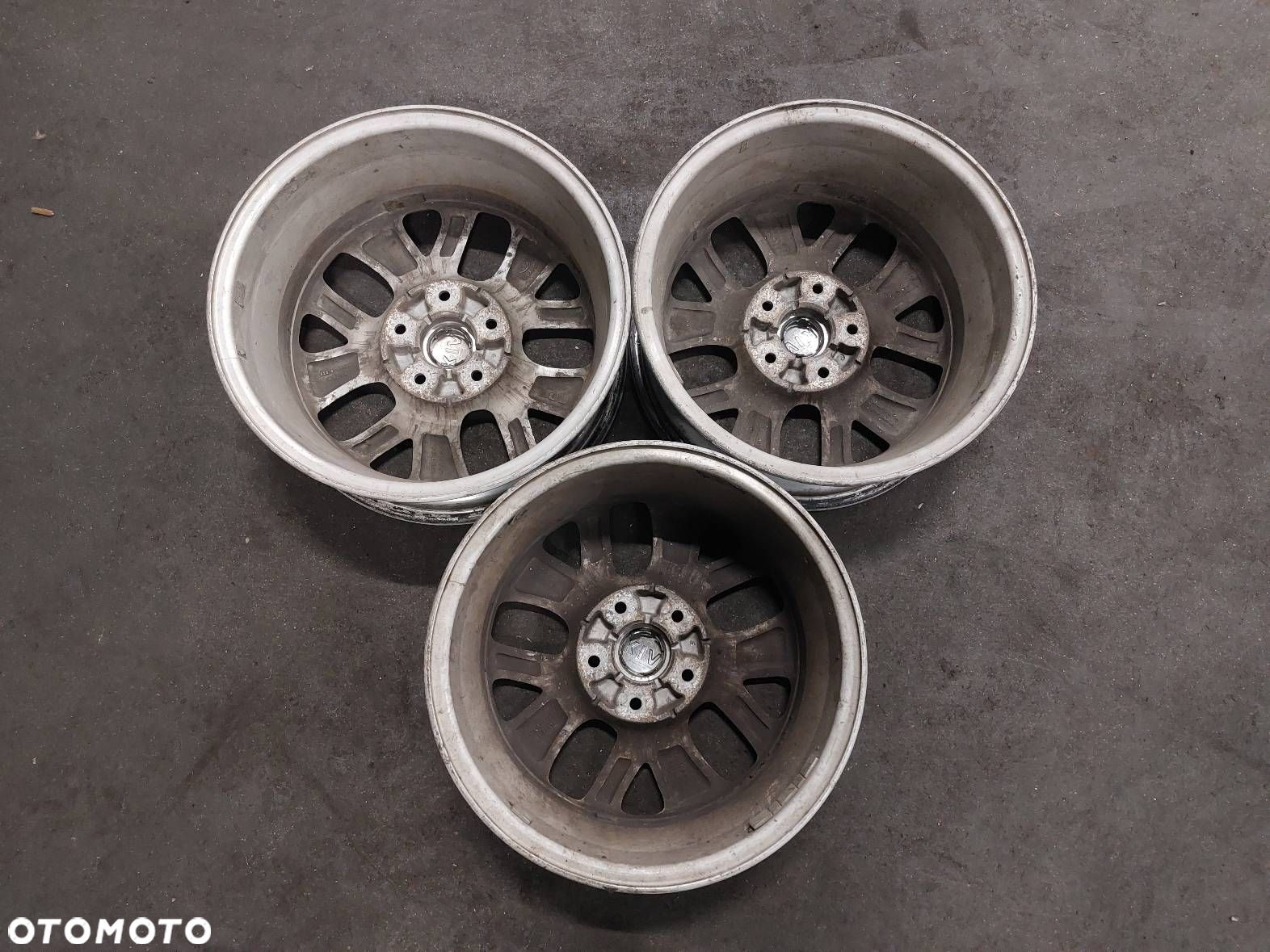 FELGA ALUMINIOWA KIA CARENS IV  ET 48.5 6.5JX16 5X114,3 FI 67.1 - 6