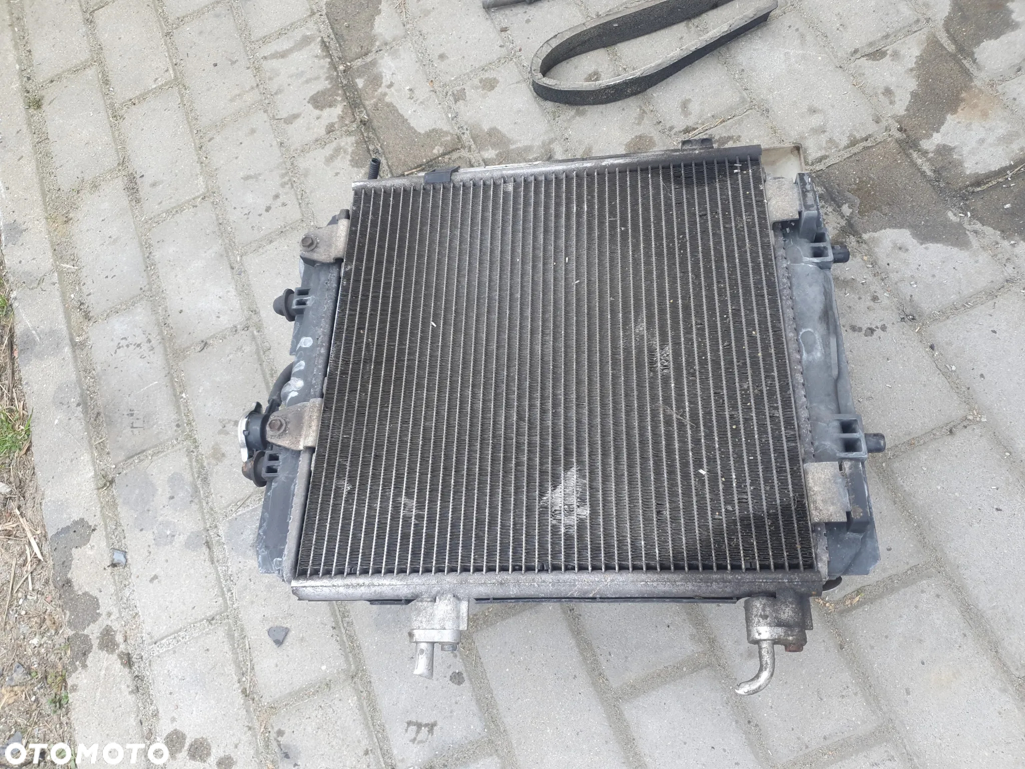 } CHŁODNICA WODY WENTYLATOR TOYOTA AYGO I 1.0 - 4