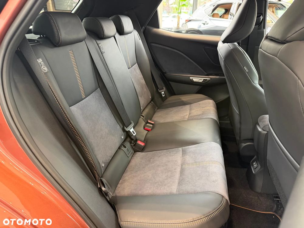 Lexus LBX 1.5 Hybrid Cool - 11