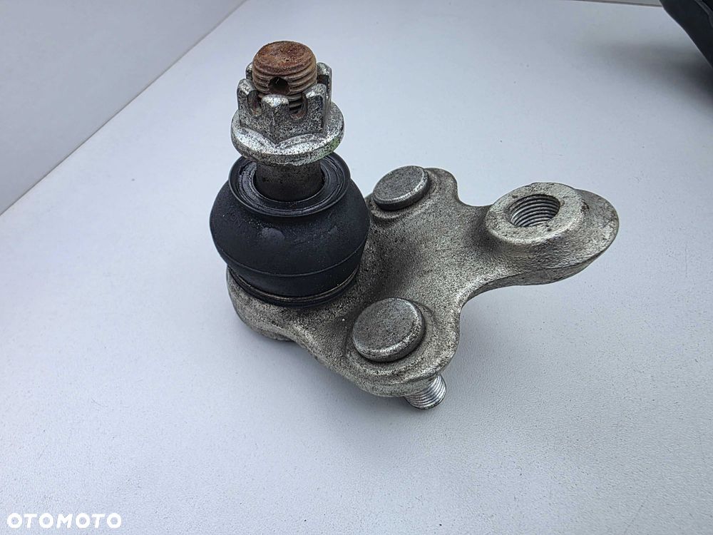 TOYOTA COROLLA E21 sworzen wahacza lewy prawy 19- - 2