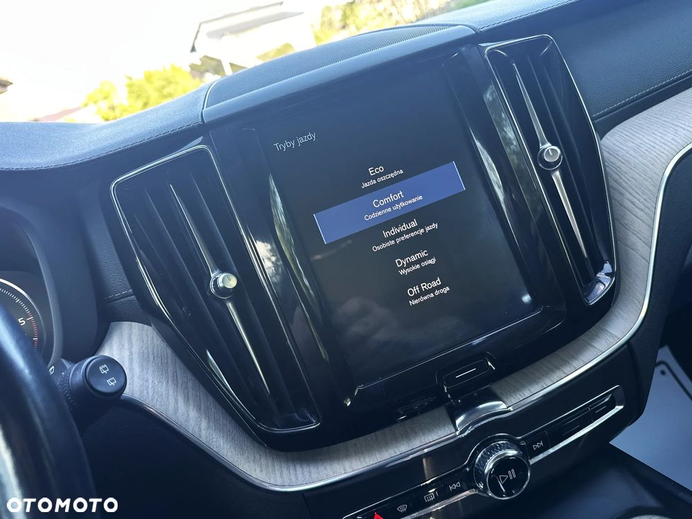 Volvo XC 60 B4 D AWD Geartronic Inscription - 24