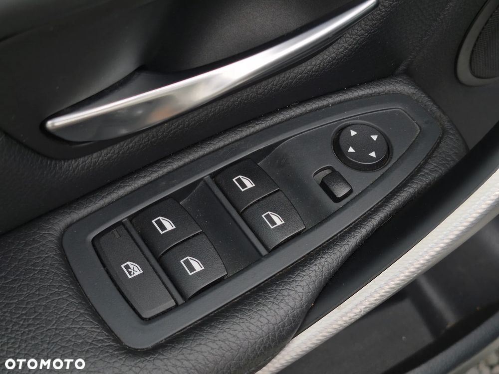 BMW Seria 3 320d xDrive - 22