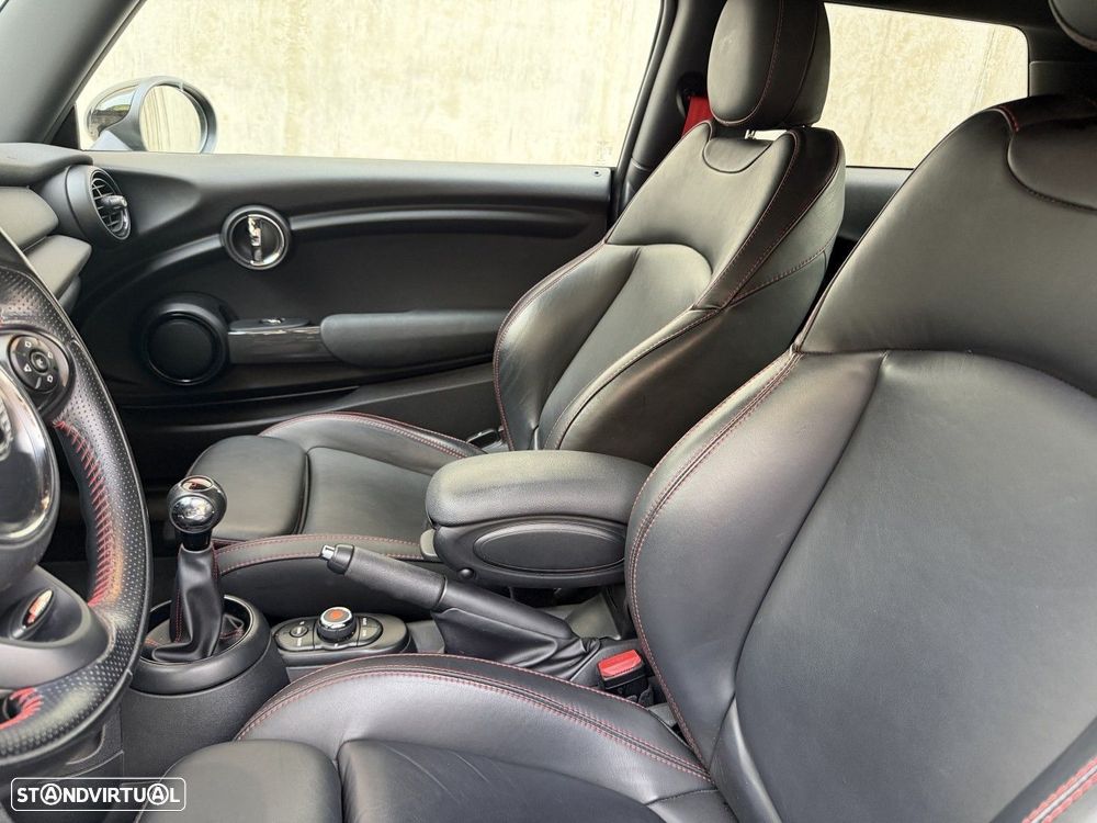 MINI 3 Portas One Sport Edition - 11