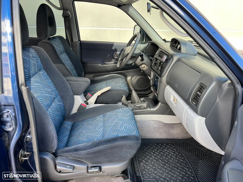 Mitsubishi Pajero Sport 2.5 TD GLS - 16