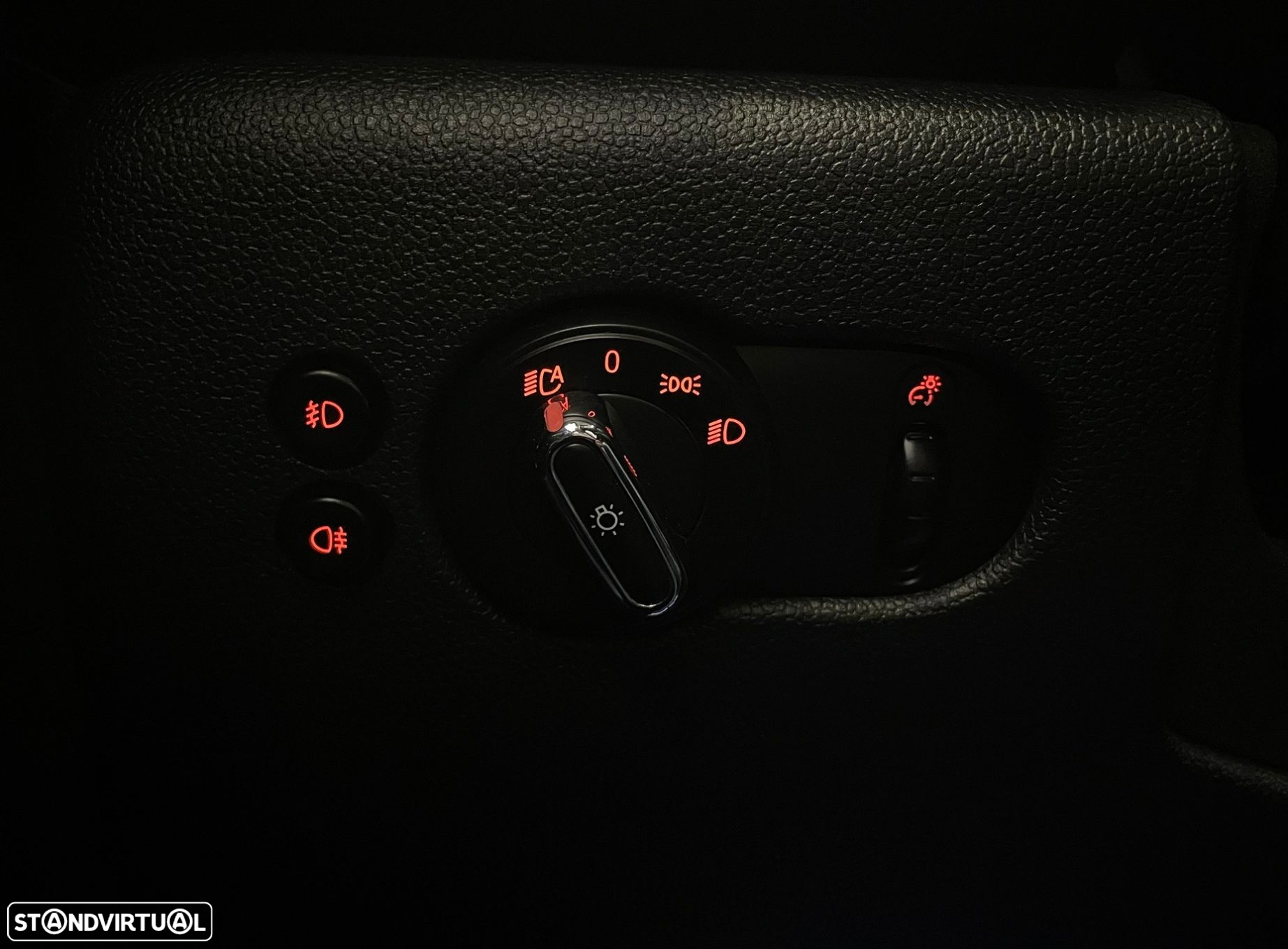 MINI 5 Portas One D - 33