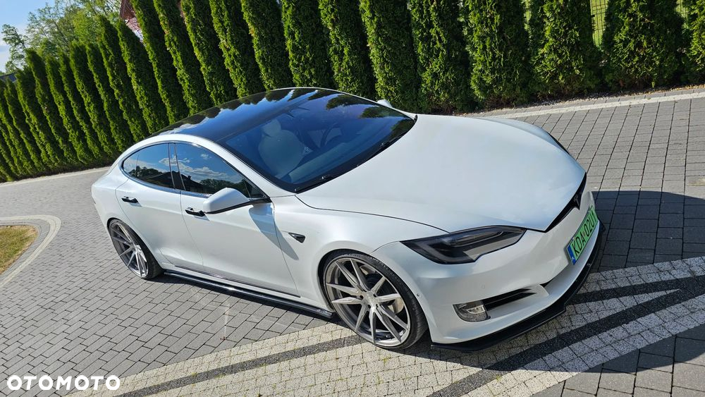 Tesla Model S - 7