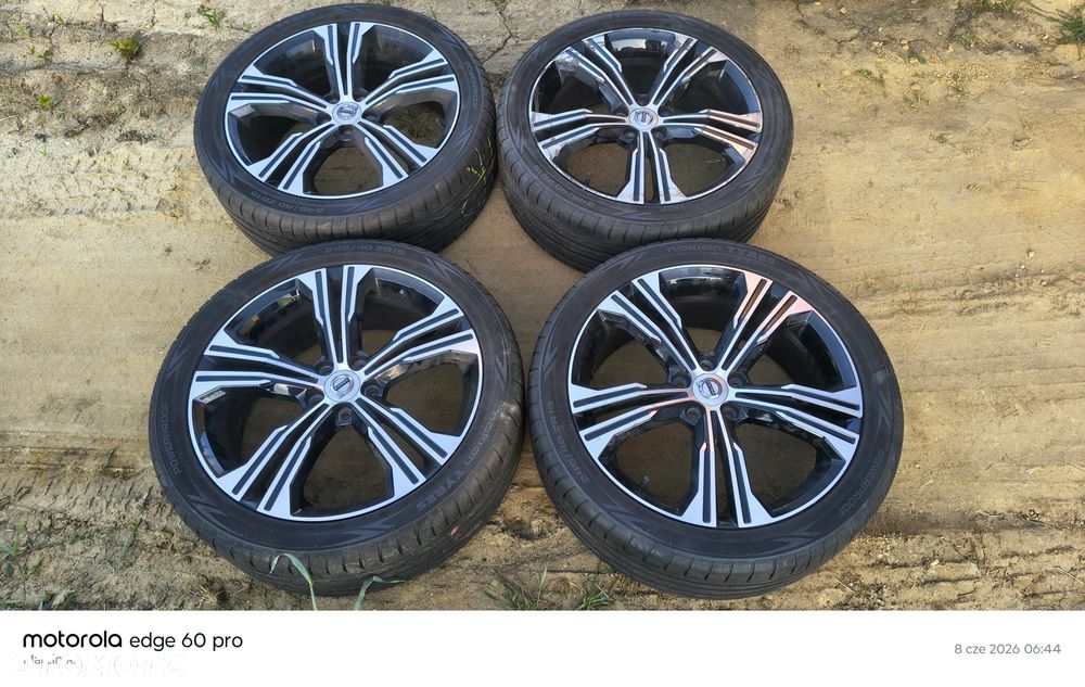 Felgi 19"  Volvo V40 V60 XC40 XC60 wraz z oponami Nokian 245/40R19 - 1