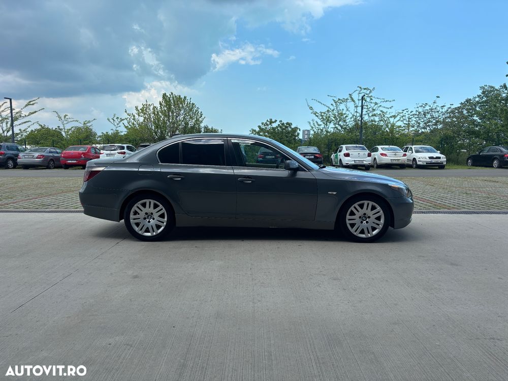 BMW Seria 5 525d Aut. - 9