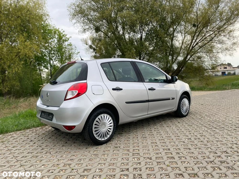 Renault Clio - 6
