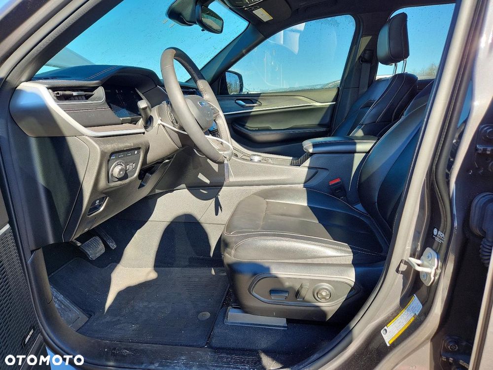 Jeep Grand Cherokee - 8