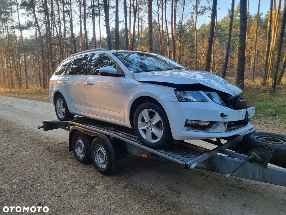 Skoda Octavia 1.6 TDI Premium Edition - 1