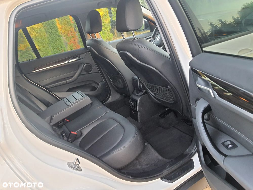 BMW X1 sDrive16d Sport Line - 13