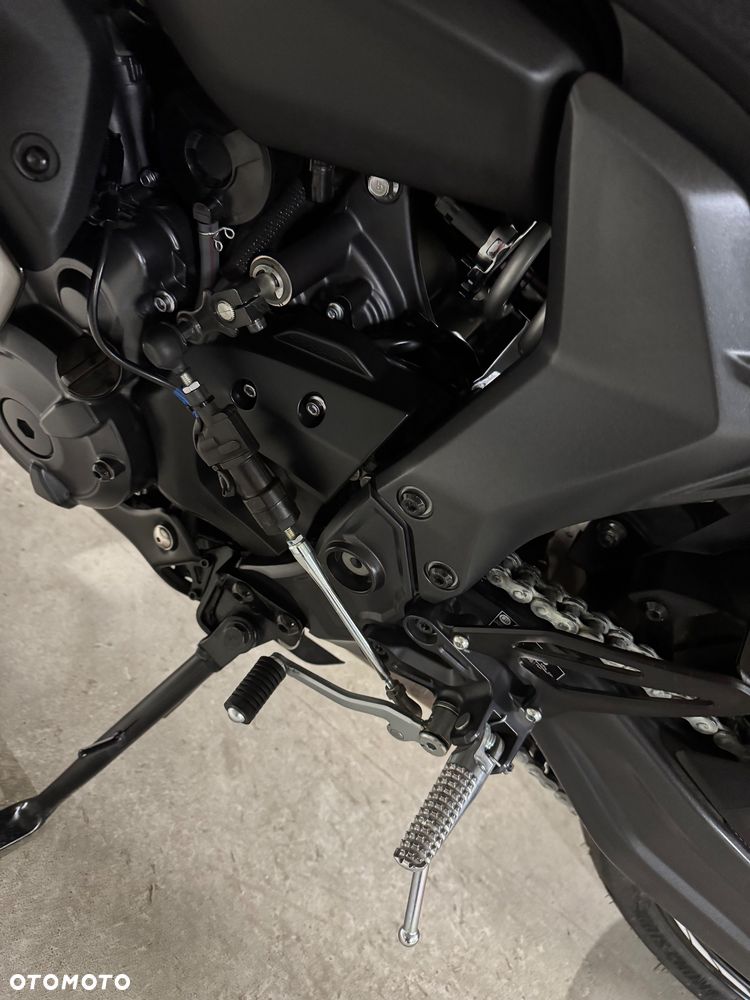 Yamaha R7 - 3