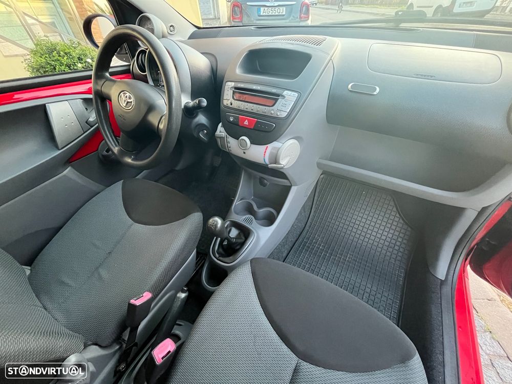 Toyota Aygo CoolRed - 8