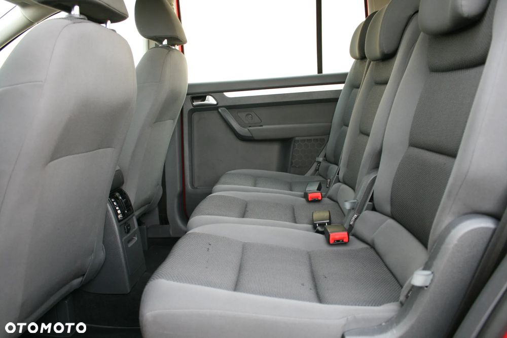 Volkswagen Touran - 15