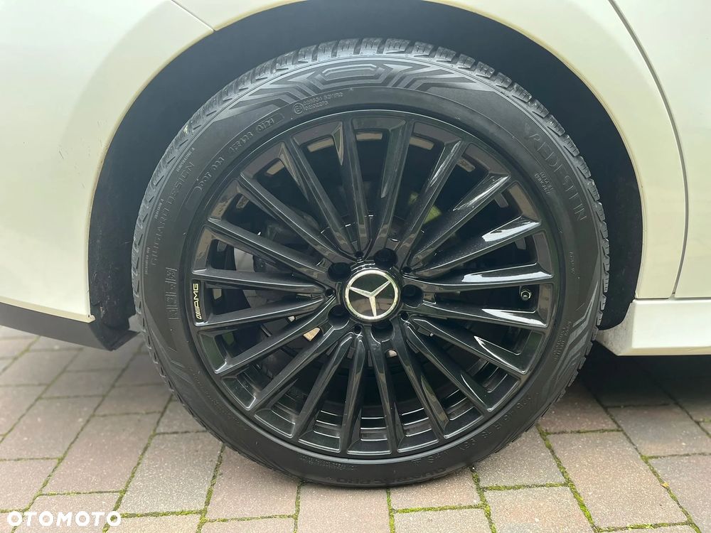 Mercedes-Benz CLA - 12