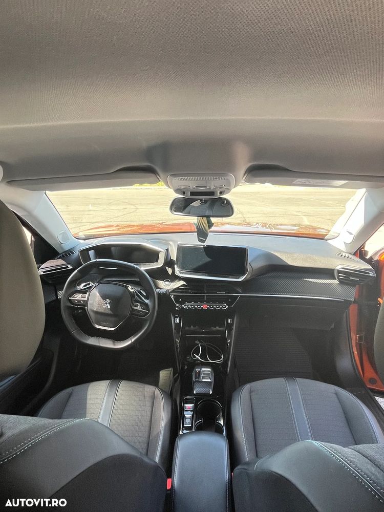 Peugeot 2008 1.5 BlueHDI 130 S&S EAT8 Allure - 11