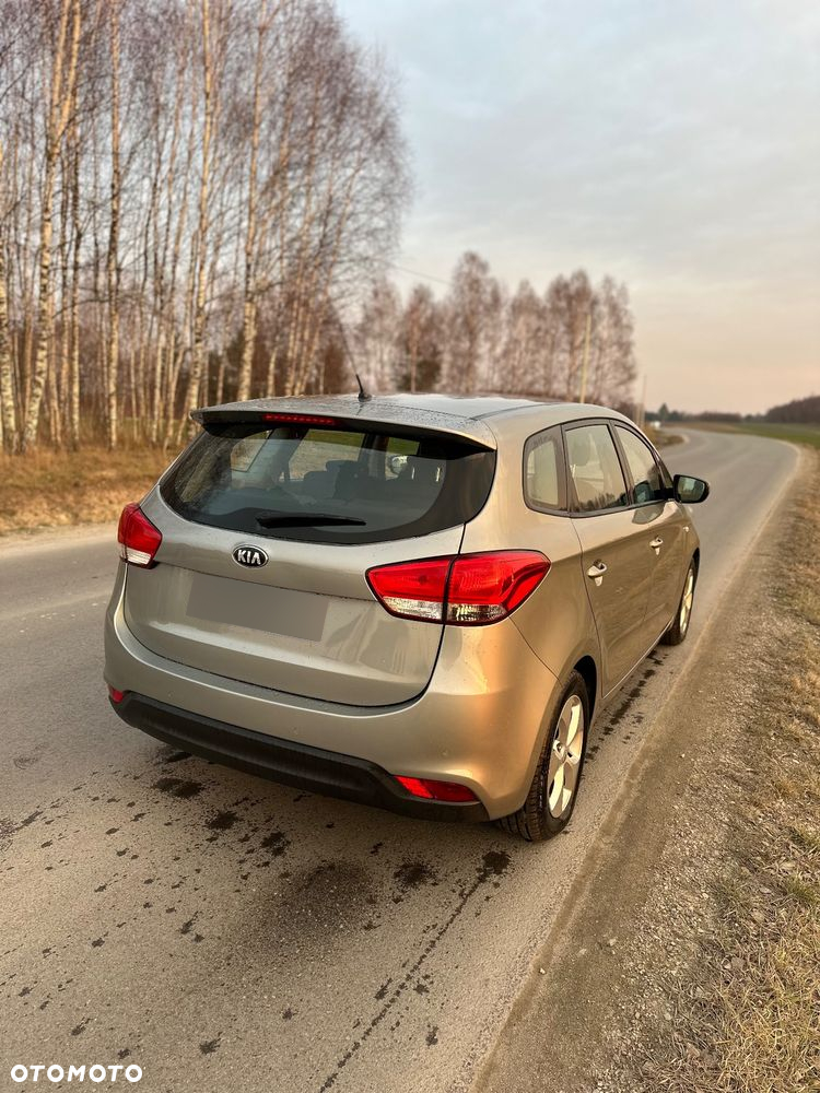 Kia Carens 1.7 CRDi M 7os EU6 - 3