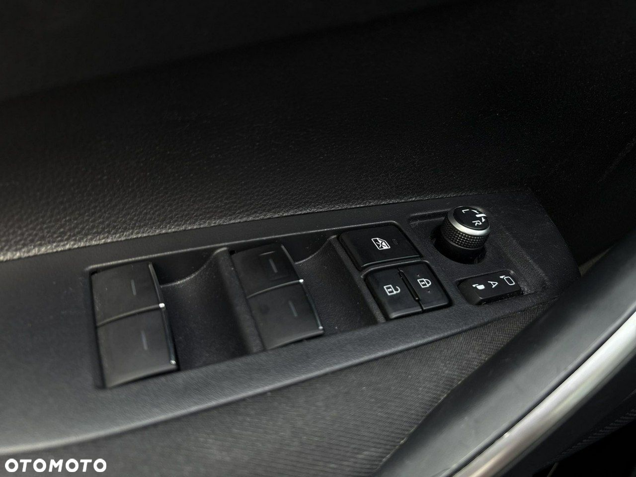 Toyota Corolla 1.8 Hybrid Comfort - 18