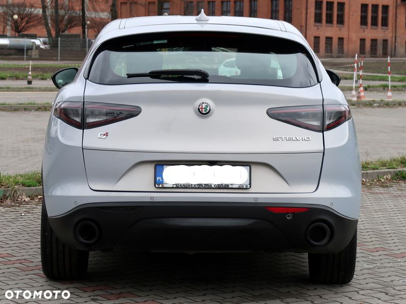 Alfa Romeo Stelvio 2.0 Turbo Sprint Q4 - 4