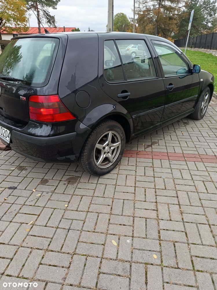 Volkswagen Golf - 3