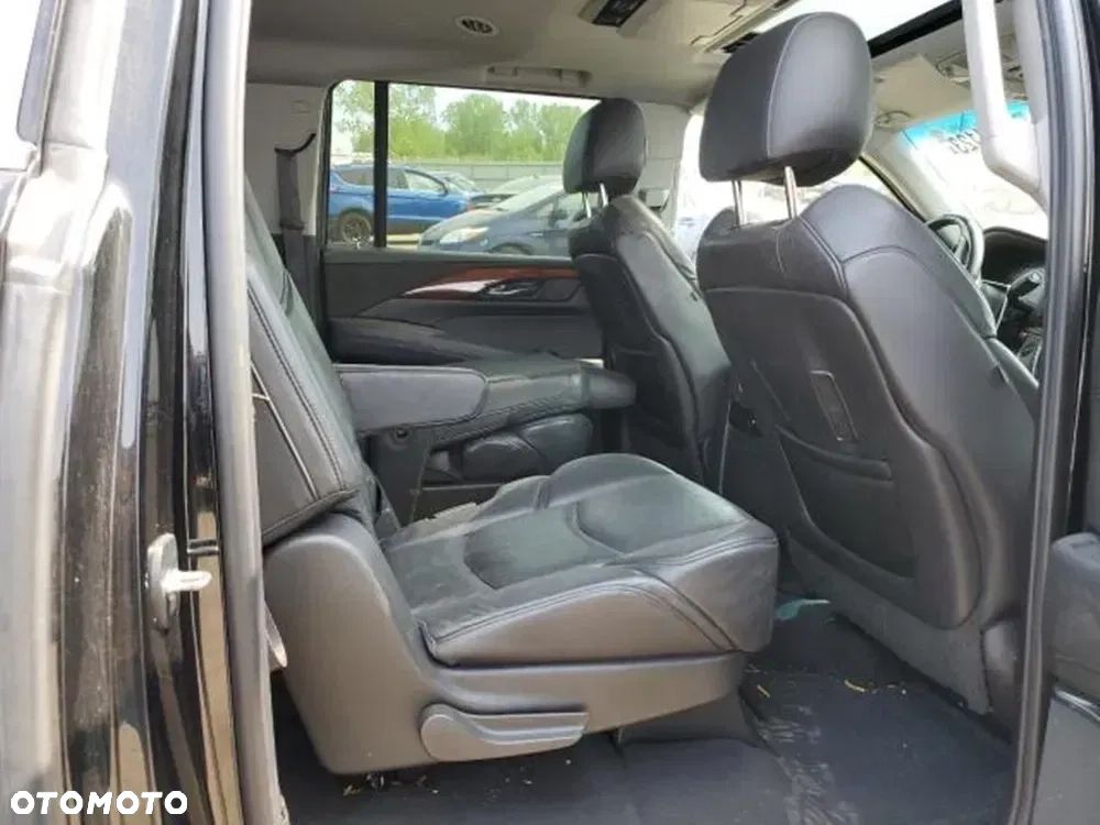 Cadillac Escalade - 17