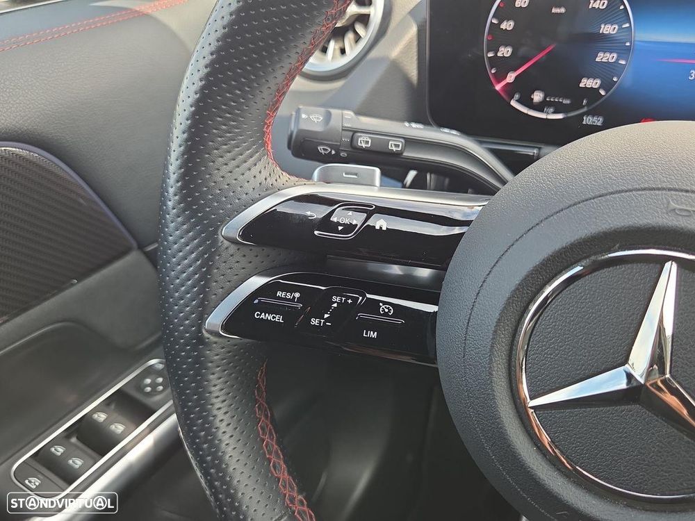 Mercedes-Benz GLA 180 d AMG Line - 17