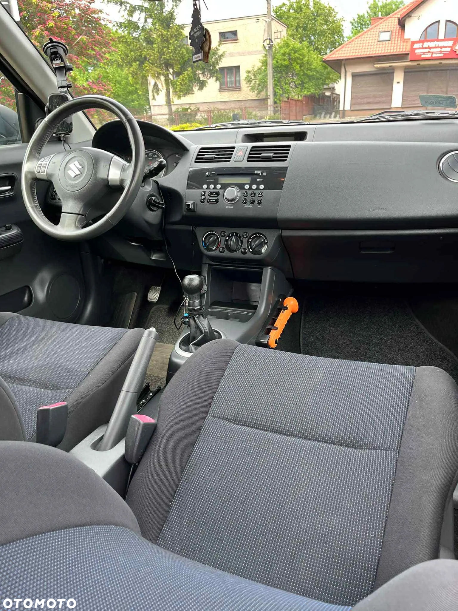Suzuki Swift 1.3 Club - 16