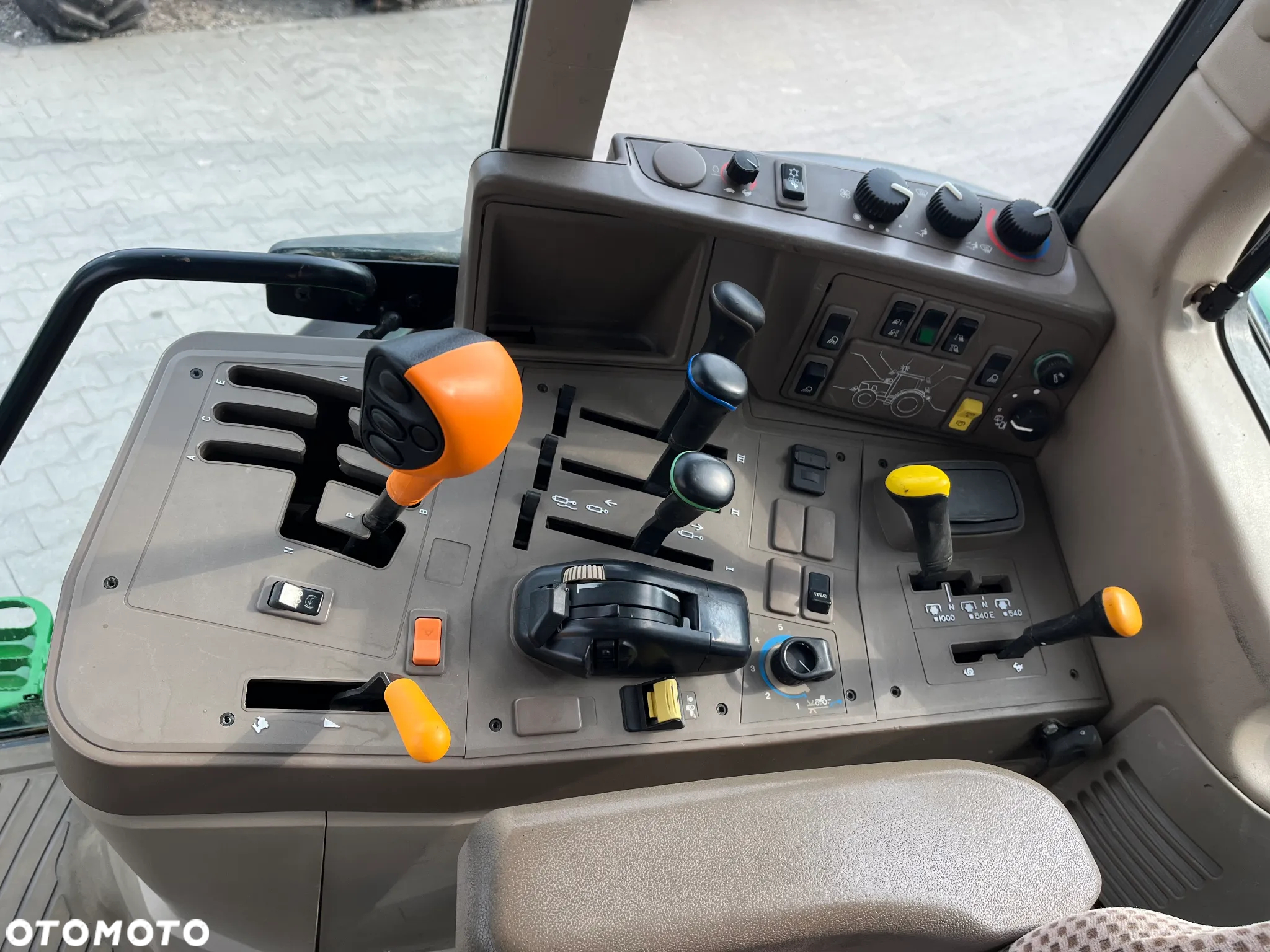 John Deere 6150 M - 15