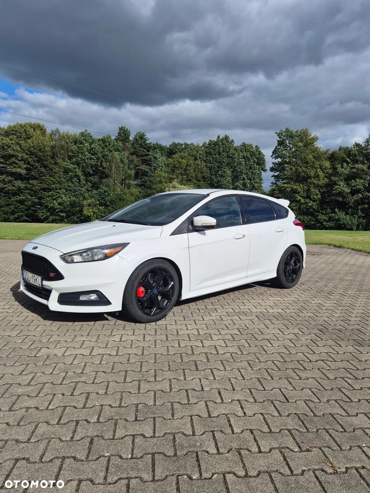 Ford Focus 2.0 EcoBoost ST - 15