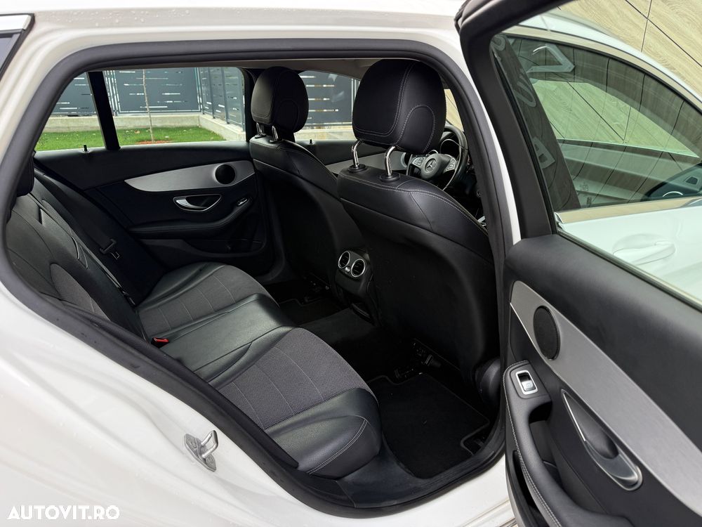 Mercedes-Benz C 220 d 4Matic T 9G-TRONIC Avantgarde - 29