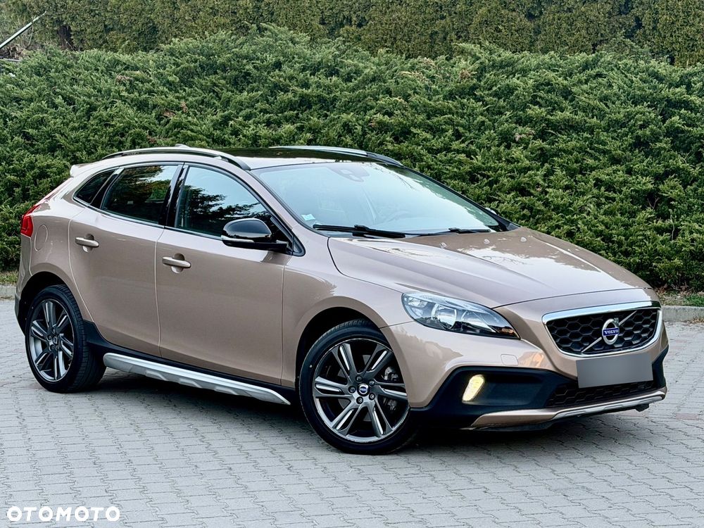 Volvo V40 Cross Country - 4
