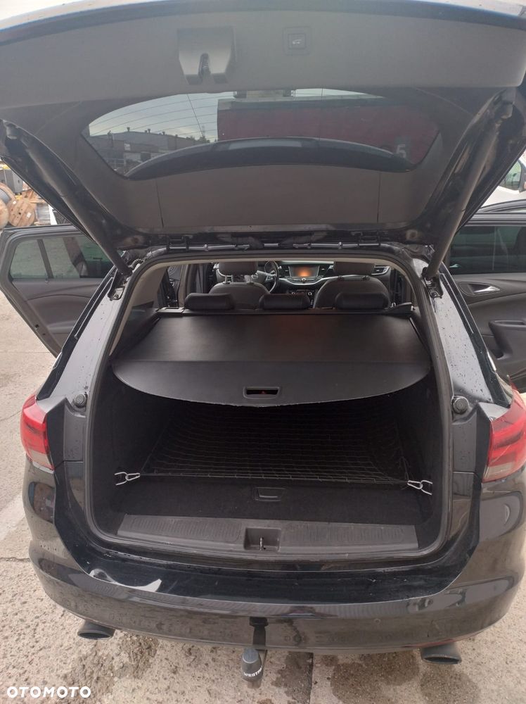 Opel Astra 1.6 T Dynamic S&S - 9