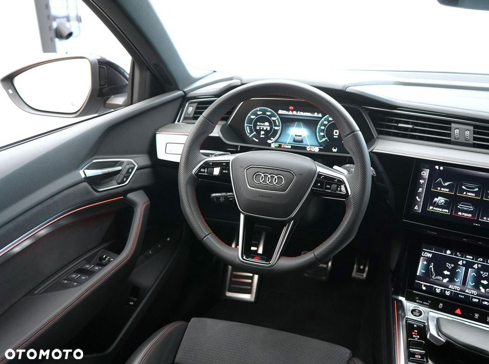 Audi Q8 e-tron - 23