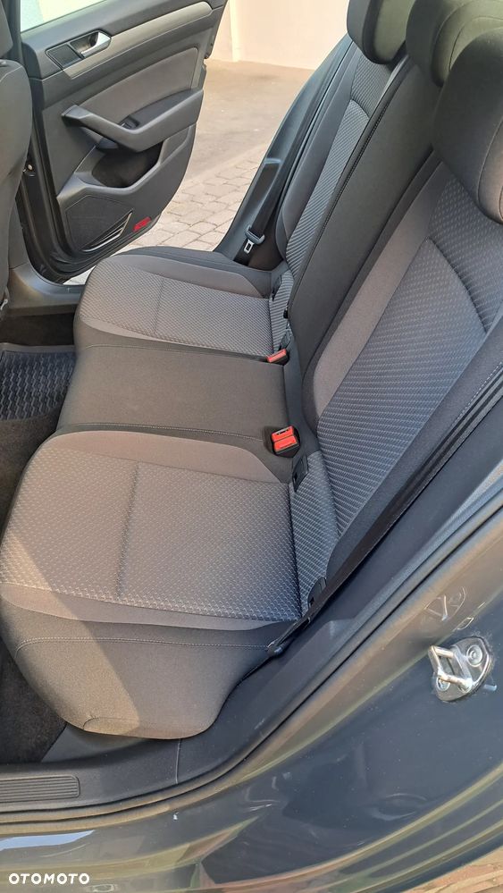 Volkswagen Passat 1.5 TSI EVO Business - 17