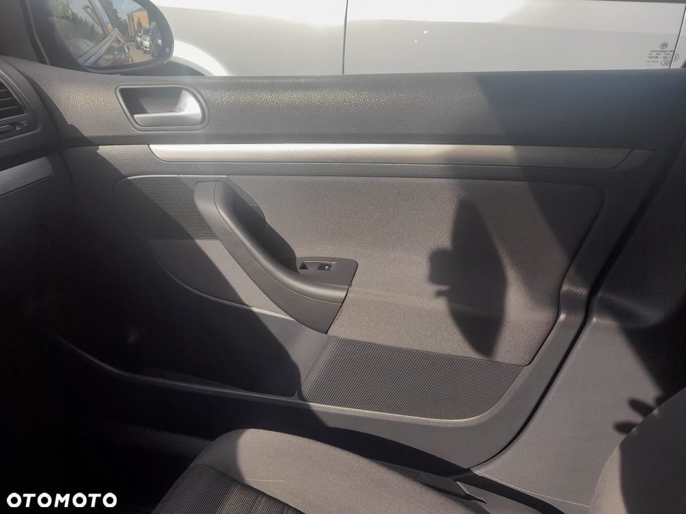Volkswagen Golf - 23