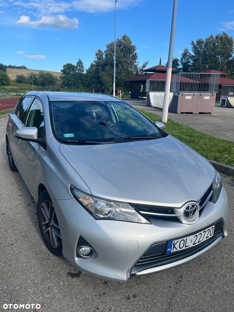 Toyota Auris 2014 photo 2